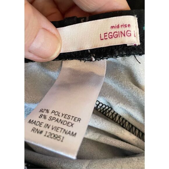 So Mid Rise Comfy Christmas Leggings Santa Skiing Size Large-NWT - Picture 9 of 11